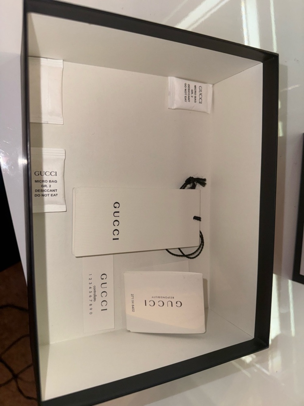 ♥️ Auth Rare Gucci Leather Purse w/ Gold GG Bow ♥️ - Picture 9 of 9